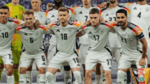 2025年春节档首日票房超18亿创纪录