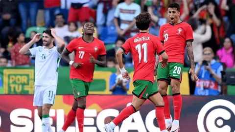 泰山队首阶段表现惊艳，新加盟球员迅速适应，夏季转会窗需强化攻击阵容。