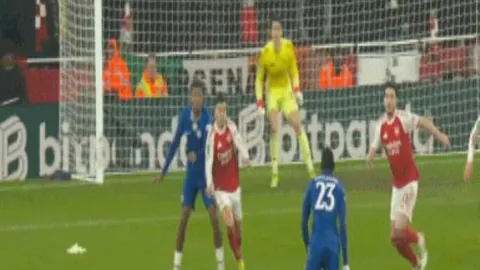 22分优势瞬间逆转，惨遭翻盘，王哲林强势统治却对手谈笑自如